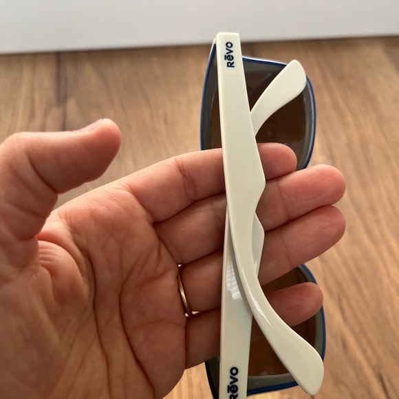 Revo sunglasses - Picture 4 of 5